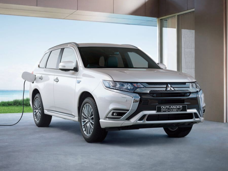 Outlander phev. Митсубиси Аутлендер PHEV. Mitsubishi Outlander PHEV. Mitsubishi Outlander PHEV 2020. Mitsubishi Outlander Hybrid 2017.